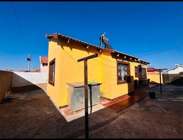 2 BEDROOM HOUSE FOR SALE IN SAVANNA CITY